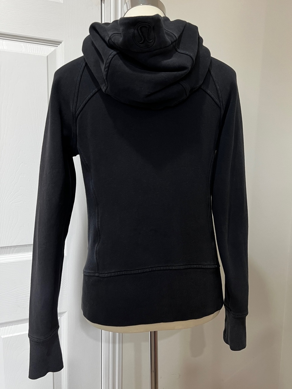 Lululemon Scuba Hoodie Cotton Fleece Black Size 6 Long Sleeve Comfy Long Sleeve - Picture 9 of 13